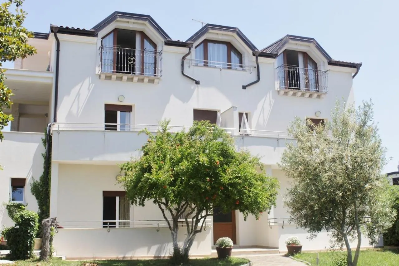 Villa Lion Zambratija Guest house
