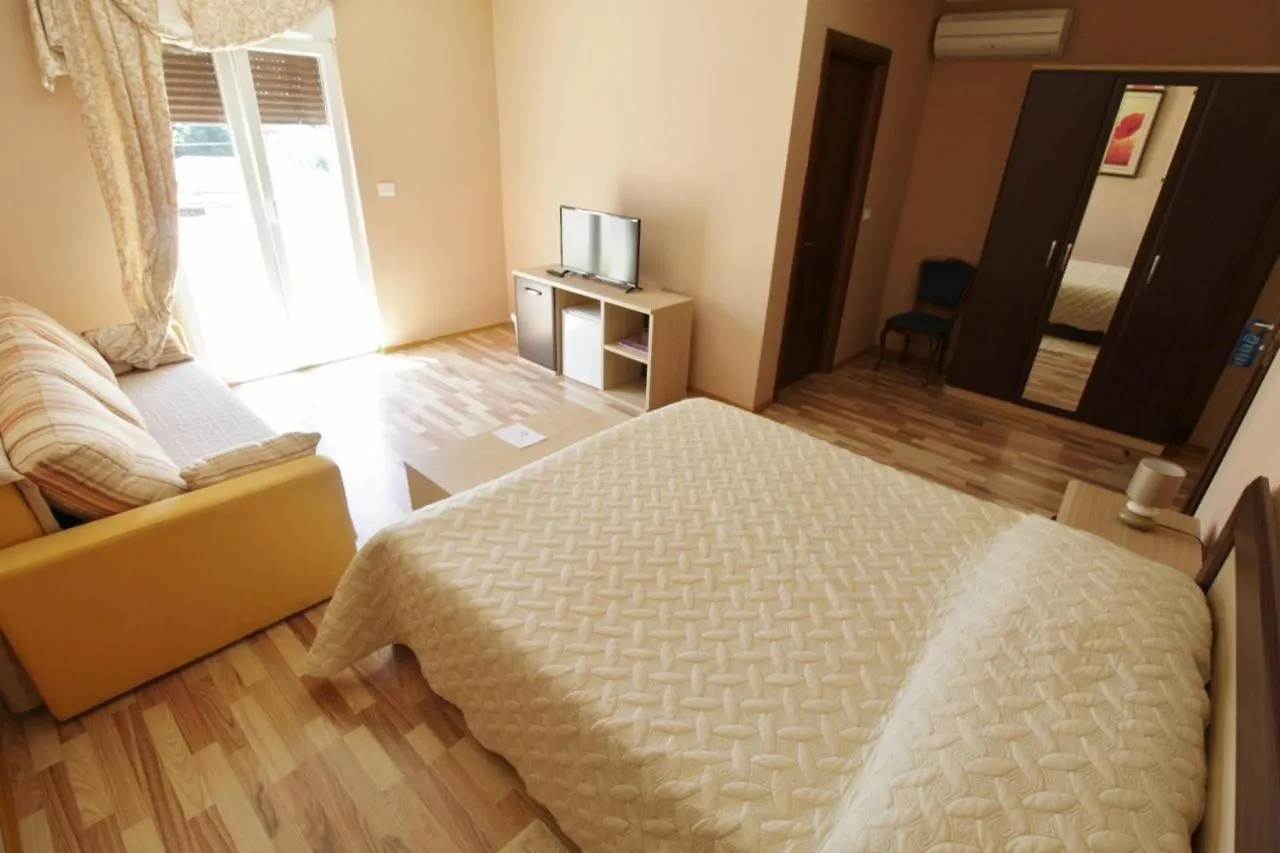Guest house Villa Lion Zambratija Croatia