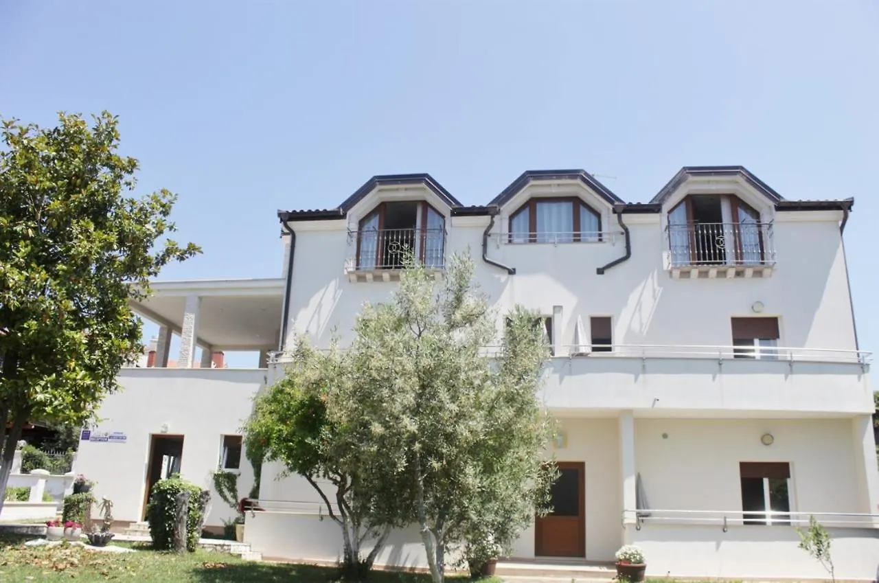 Guest house Villa Lion Zambratija Croatia