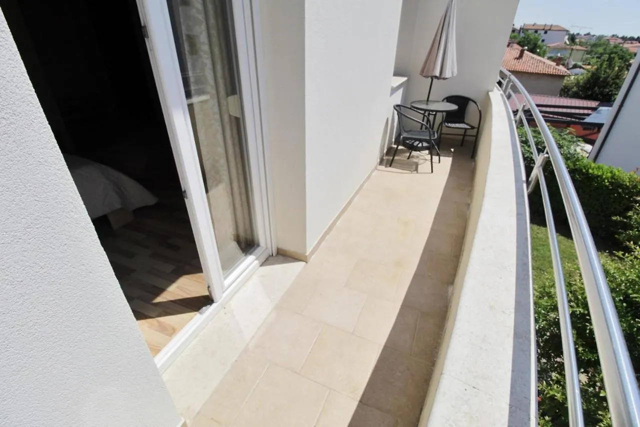 Guest house Villa Lion Zambratija