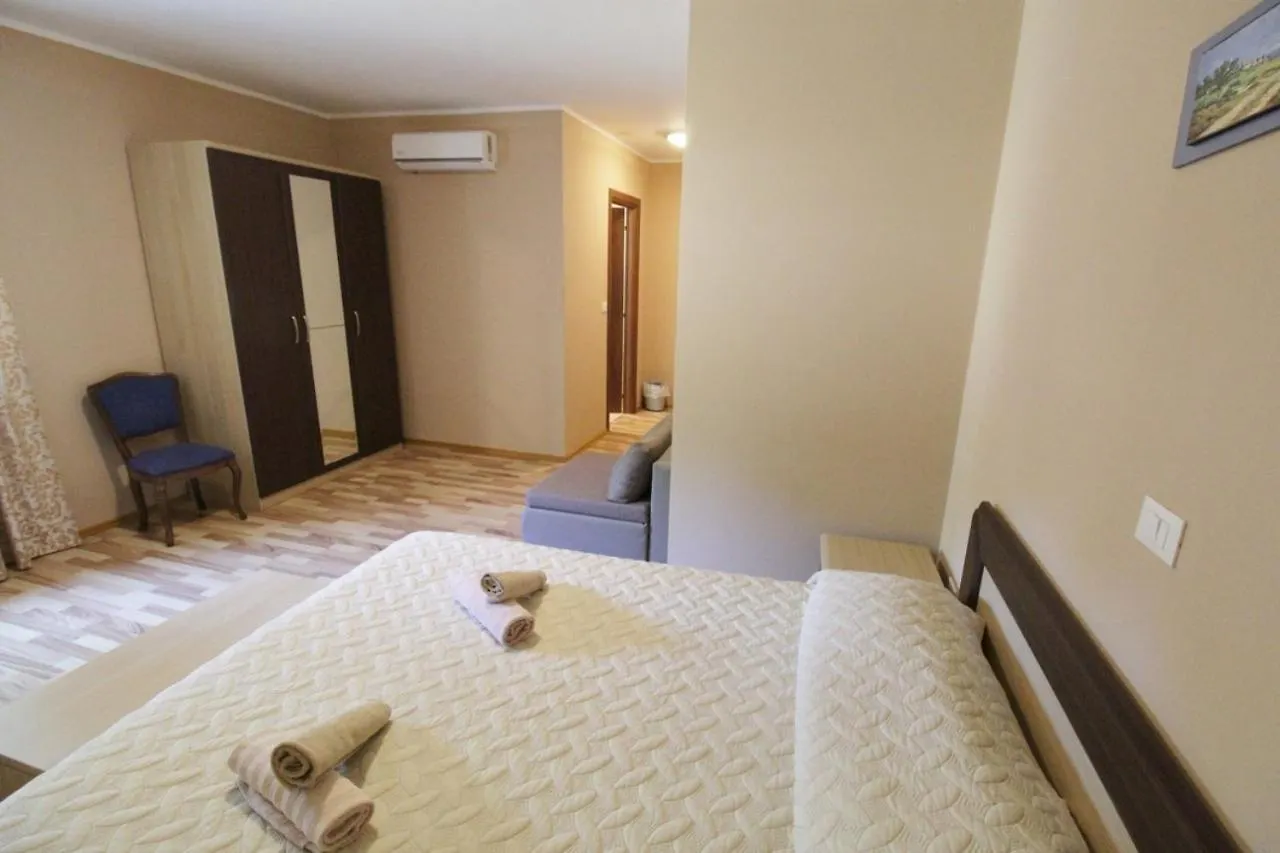 Villa Lion Zambratija