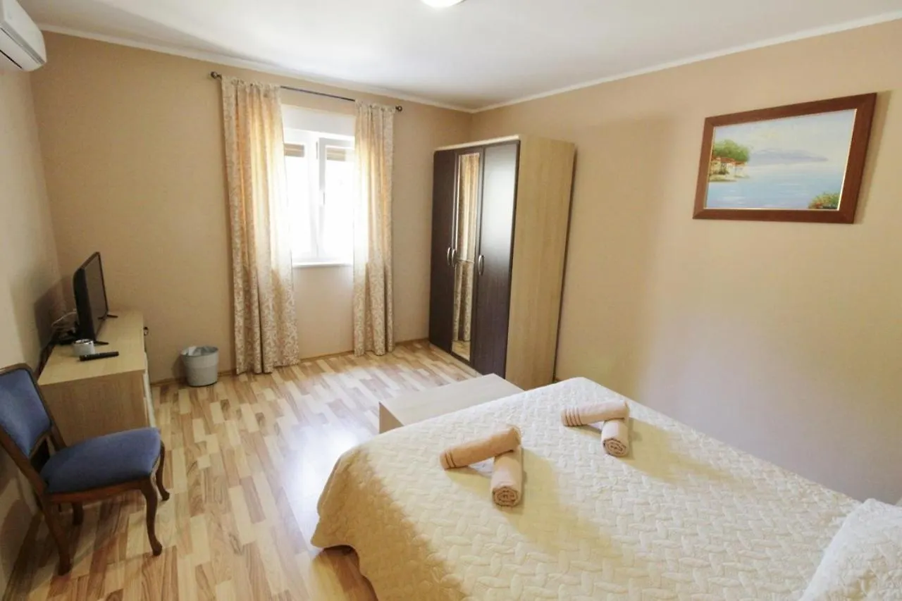 Guest house Villa Lion Zambratija