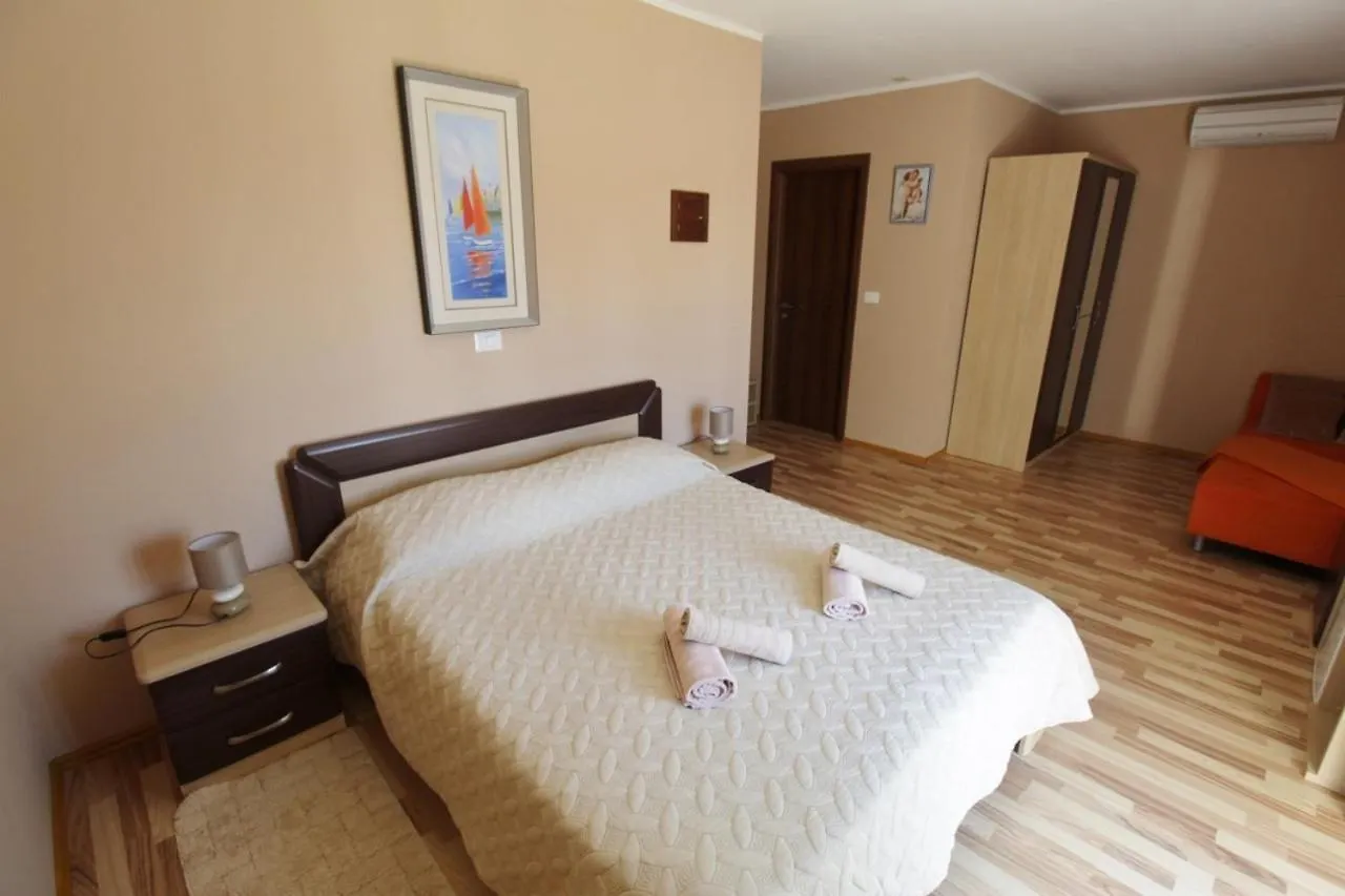 Villa Lion Zambratija