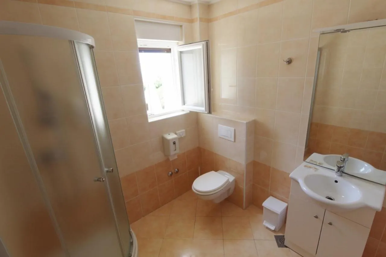Villa Lion Zambratija 0*, Zambratija (Istria)