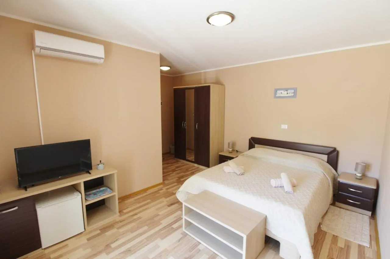 Guest house Villa Lion Zambratija
