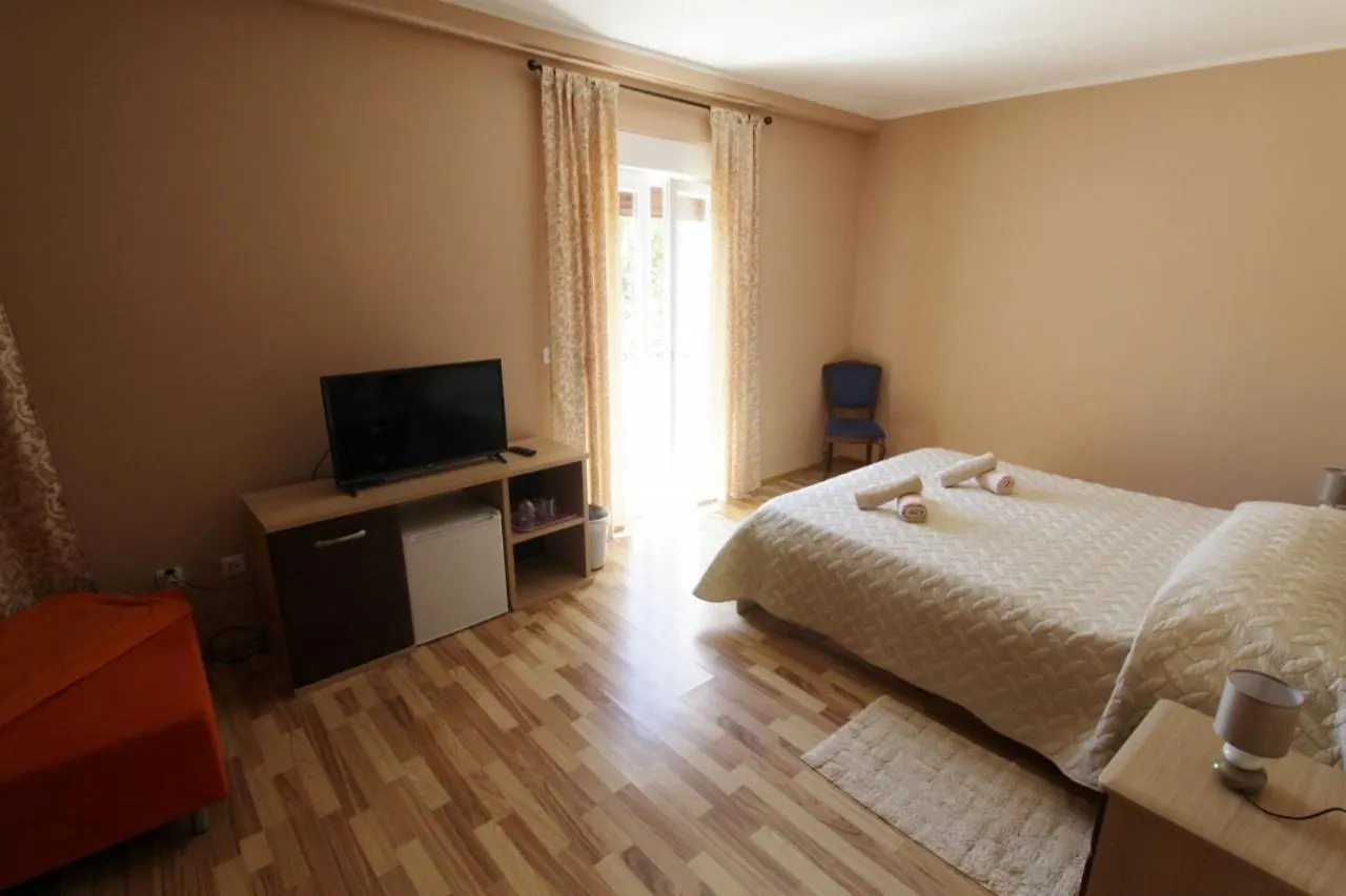 Guest house Villa Lion Zambratija Croatia